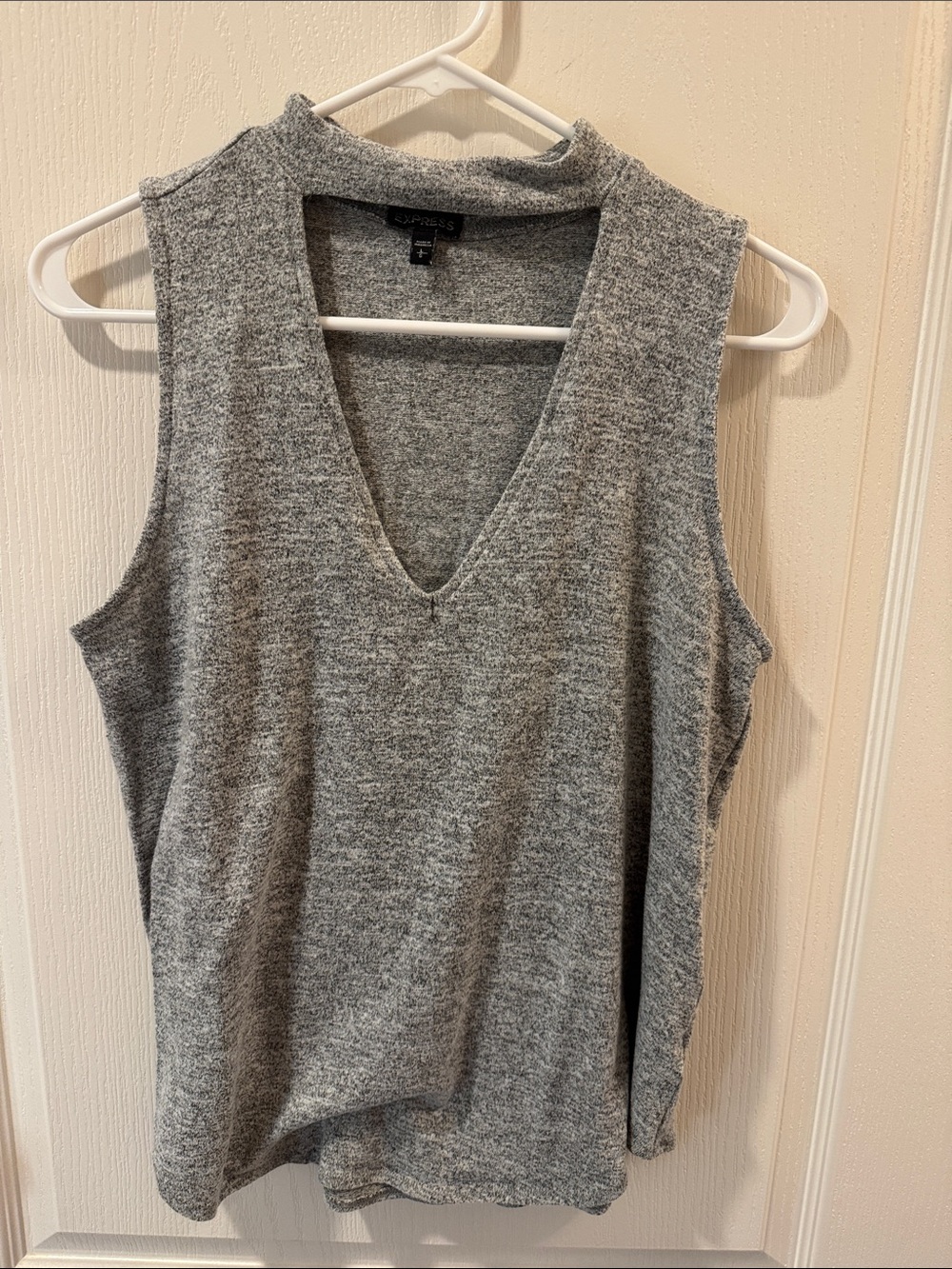 Express Gray V-Neck Sleeveless Knit Tank